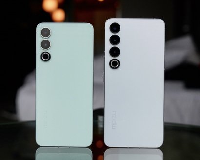 Живые фото смартфонов. Можно сравнить габариты Meizu 20 и Meizu 20 Pro&