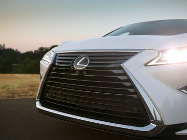 slide image for gallery: 17954 | Lexus RX 200t