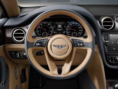 slide image for gallery: 17726 | Bentley Bentayga 2