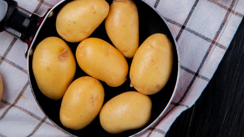 Сырая картошка Сырая картошка