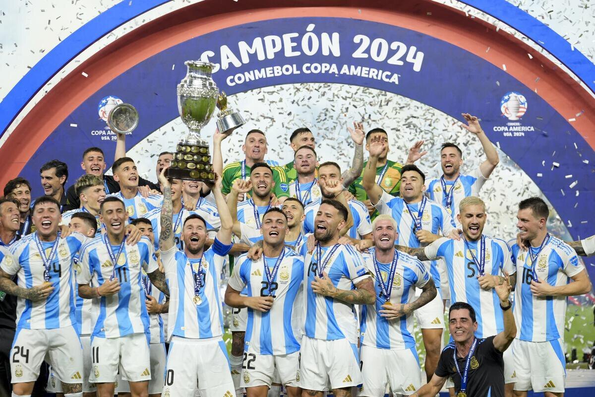 Президент Аргентины о победе на Кубке Америки: «Эти игроки — настоящие титаны. Я бы с удовольствием пригласил их в резиденцию, но решение за ними — это их триумф»