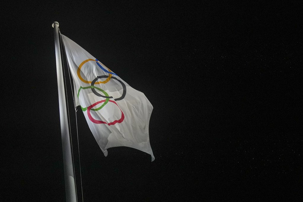 Елена Вайцеховская: Повешенный вверх ногами олимпийский флаг — жутковатый момент