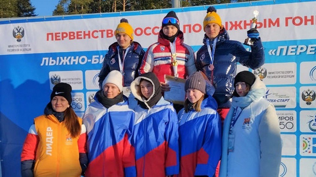 В российских лыжах подрастает новый Большунов. 19-летний вундеркинд взял все золото первенства страны