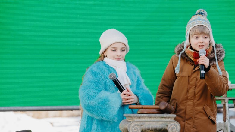 Надежда Пескова и Дмитрий Калихов на съемках фильма «Исполняющий обязанности»