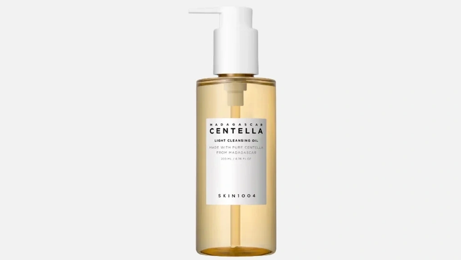 Гидрофильное масло для снятия макияжа фирмы Skin1004 серии MADAGASCAR CENTELLA LIGHT CLEANSING OIL Гидрофильное масло для снятия макияжа фирмы Skin1004 серии MADAGASCAR CENTELLA LIGHT CLEANSING OIL