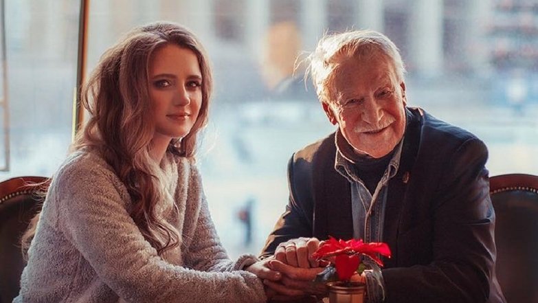 Content image for: 488941 | 85-летний Иван Краско устроил романтическую фотосессию с молодой женой