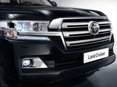 slide image for gallery: 18243 | Toyota Land Cruiser 200