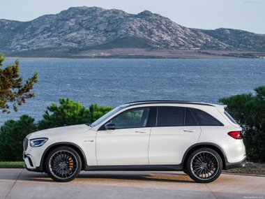 slide image for gallery: 24392 | Mercedes-Benz GLC