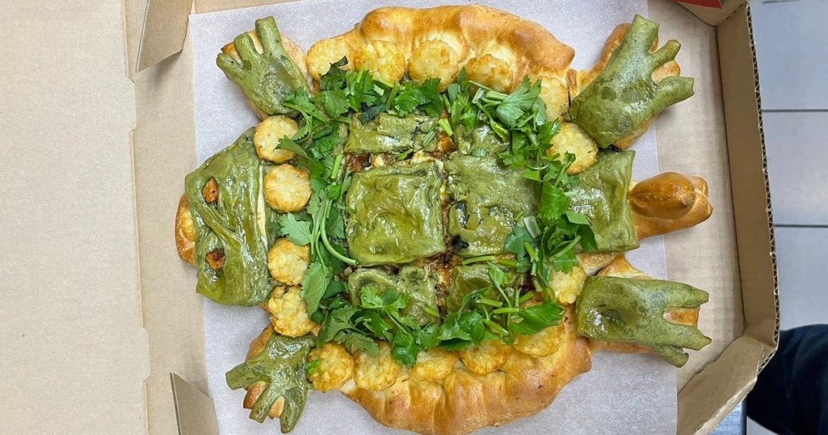 Пицца в виде черепахи удивила пользователей сети (фото)