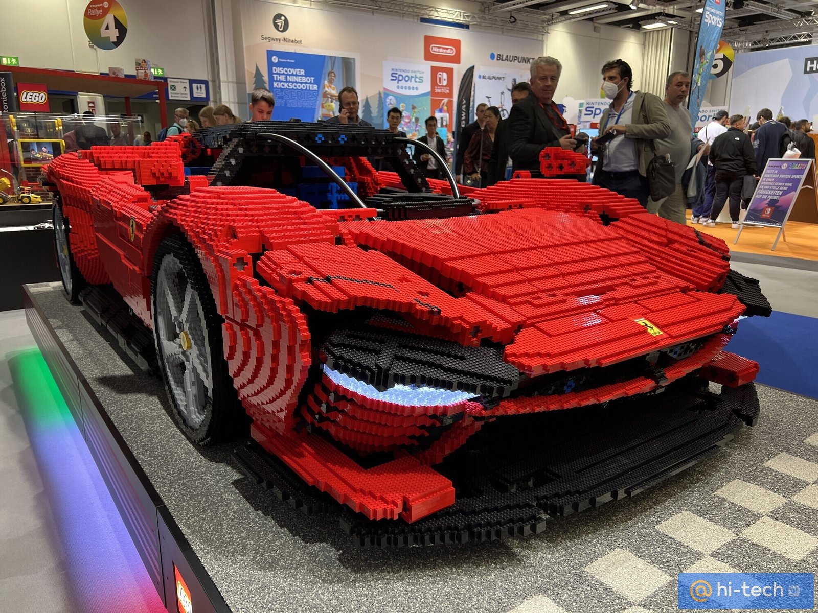 На IFA 2022 «приехала» гигантская Ferrari из конструктора LEGO (фото) -  Hi-Tech Mail.ru