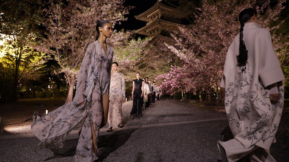 Шоу Dior в Японии Шоу Dior в Японии