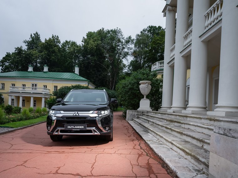 slide image for gallery: 26468 | Mitsubishi Outlander