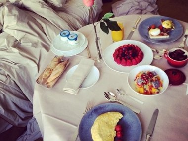 Slide image for gallery: 4065 | Комментарий «Леди Mail.Ru»: Вот такие завтраки ждут Водонаеву по утрам